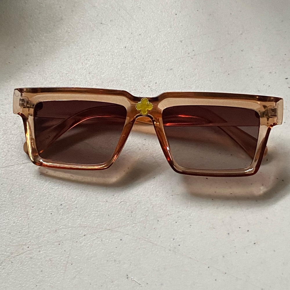 Van Cleef & Arpels Amber Transparent Rectangular Sunglasses with Yellow Clover
